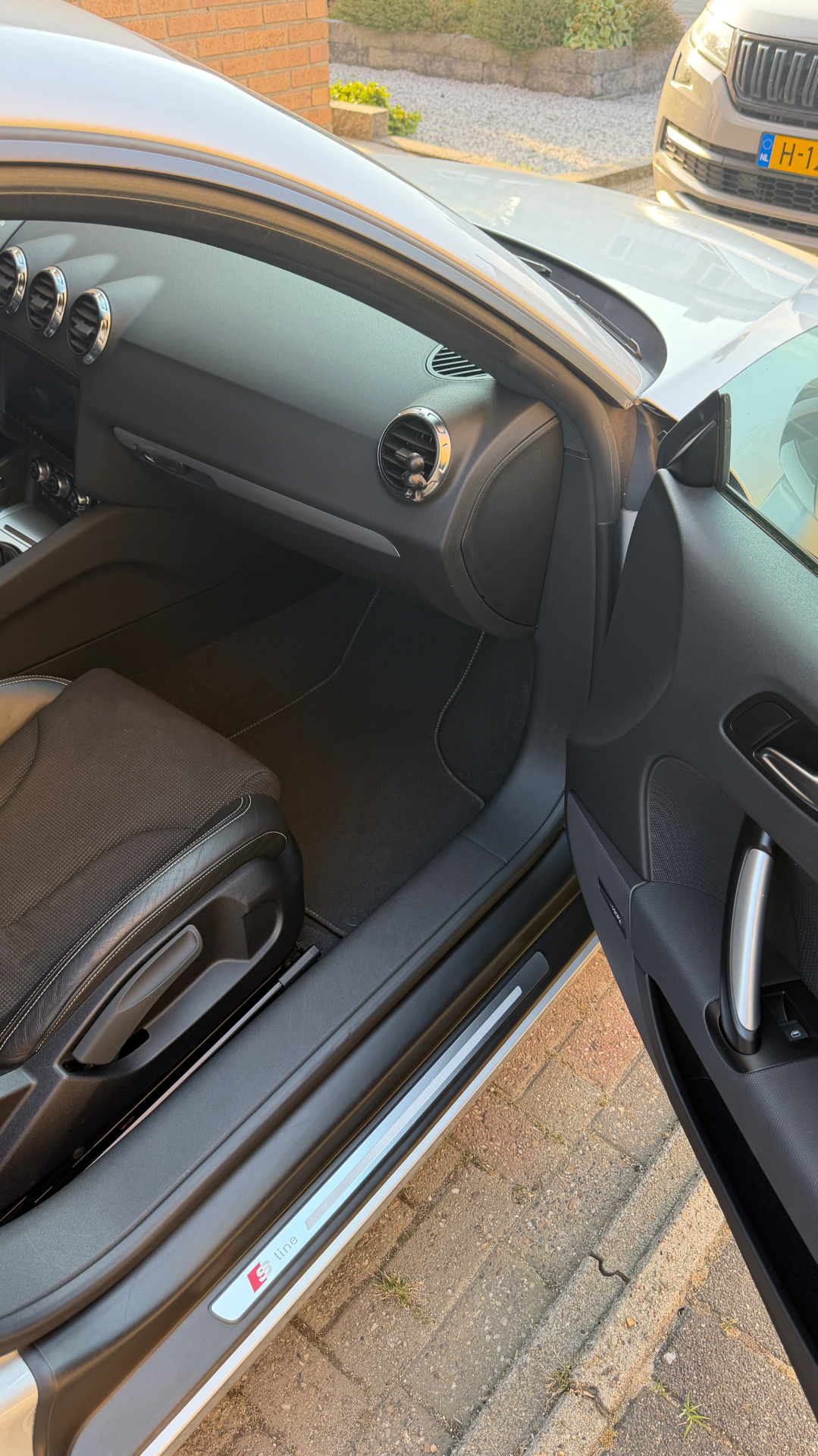 Detailed dashboard and centre console