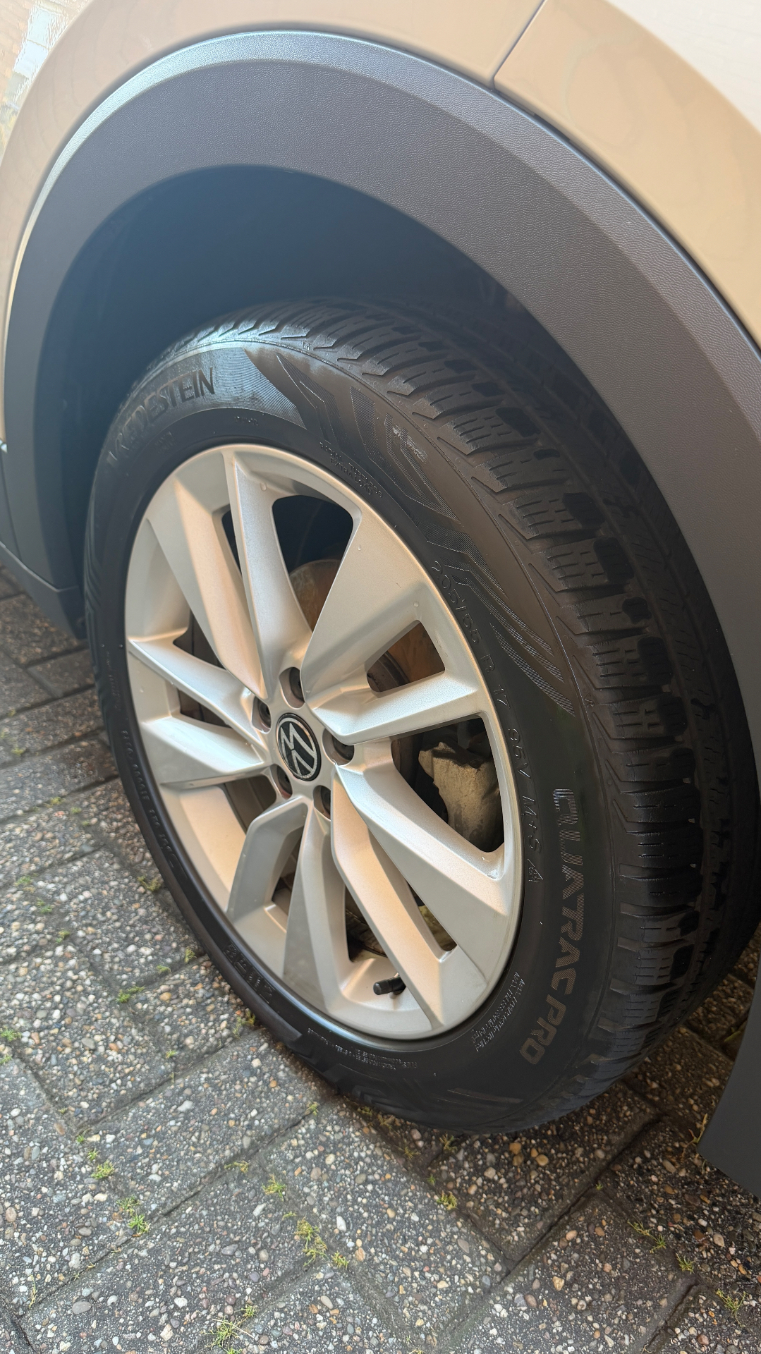 Volkswagen T-Cross alloy wheel after cleaning