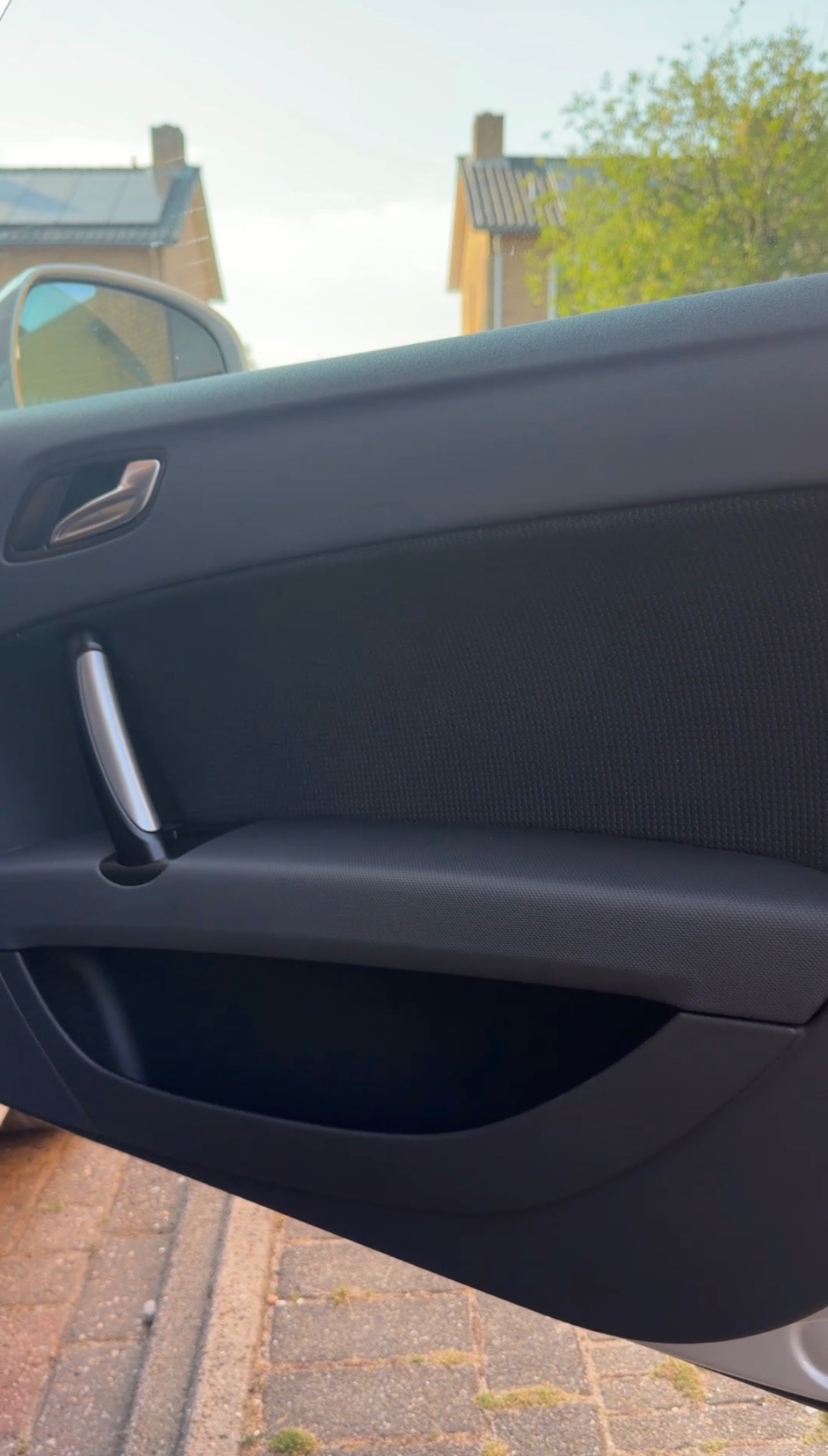 Detailed door card and interior trim